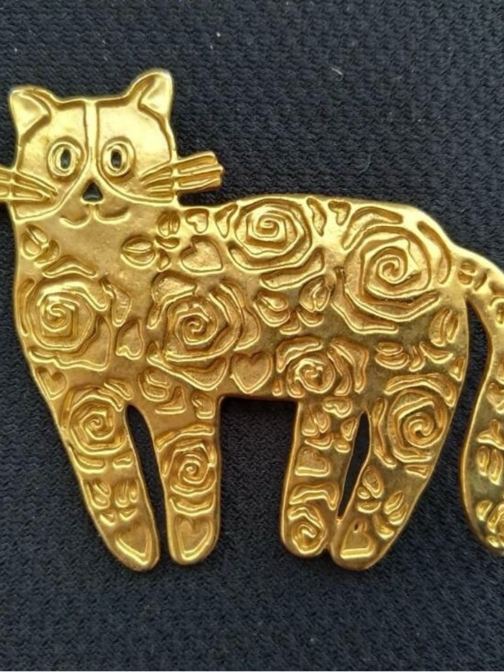Vintage Unsigned Lancôme Paris Gold-tone Cut Out Rose Pattern Cat Brooch
Rare